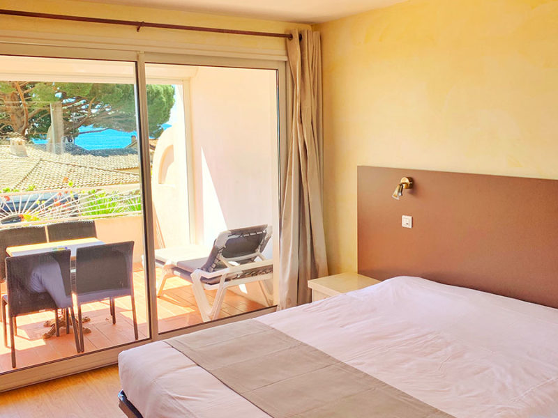 Chambre de l'hôtel Beau Soleil au Lavandou