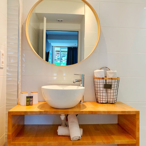 Salle de bain de l'hôtel Beau Soleil au Lavandou